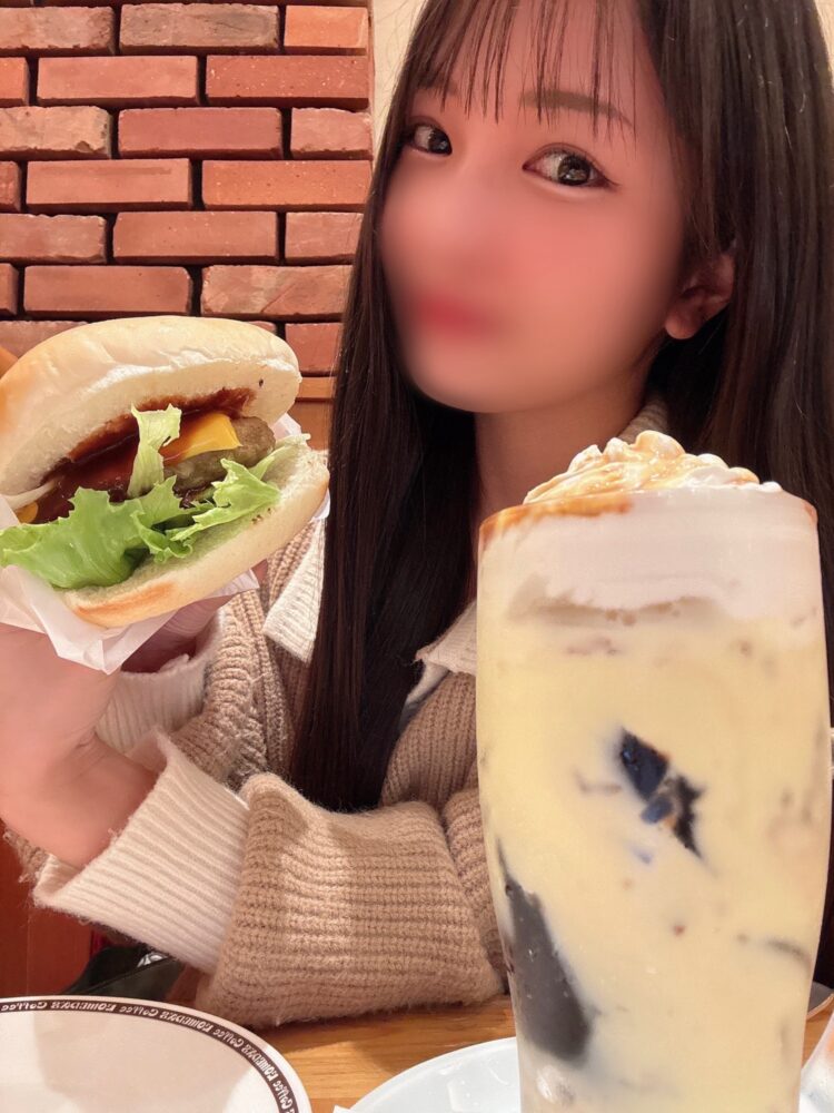 初☆コメダバーガー