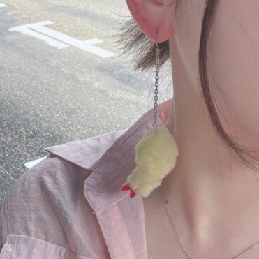 159.食べ歩き前に食べちゃう女💭