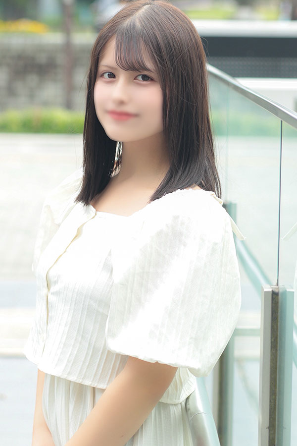 まるでアイドル！透明感抜群な美少女レンタル彼女</p>月城ひめか-1