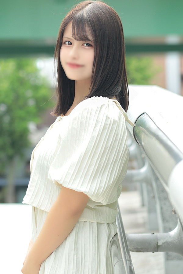 まるでアイドル！透明感抜群な美少女レンタル彼女</p>月城ひめか-3